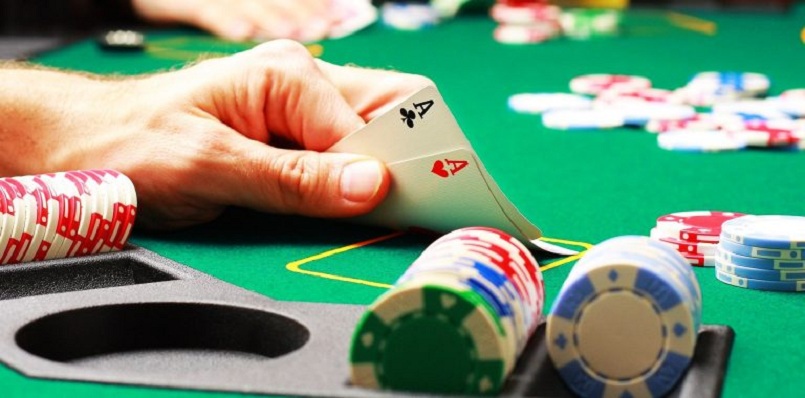 Chọn lọc thông tin qua thuật ngữ Poker